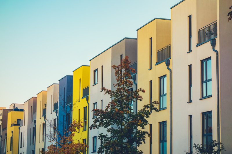 vecindario atardecer varias casas con distintos colores muy pintoresco en puebla